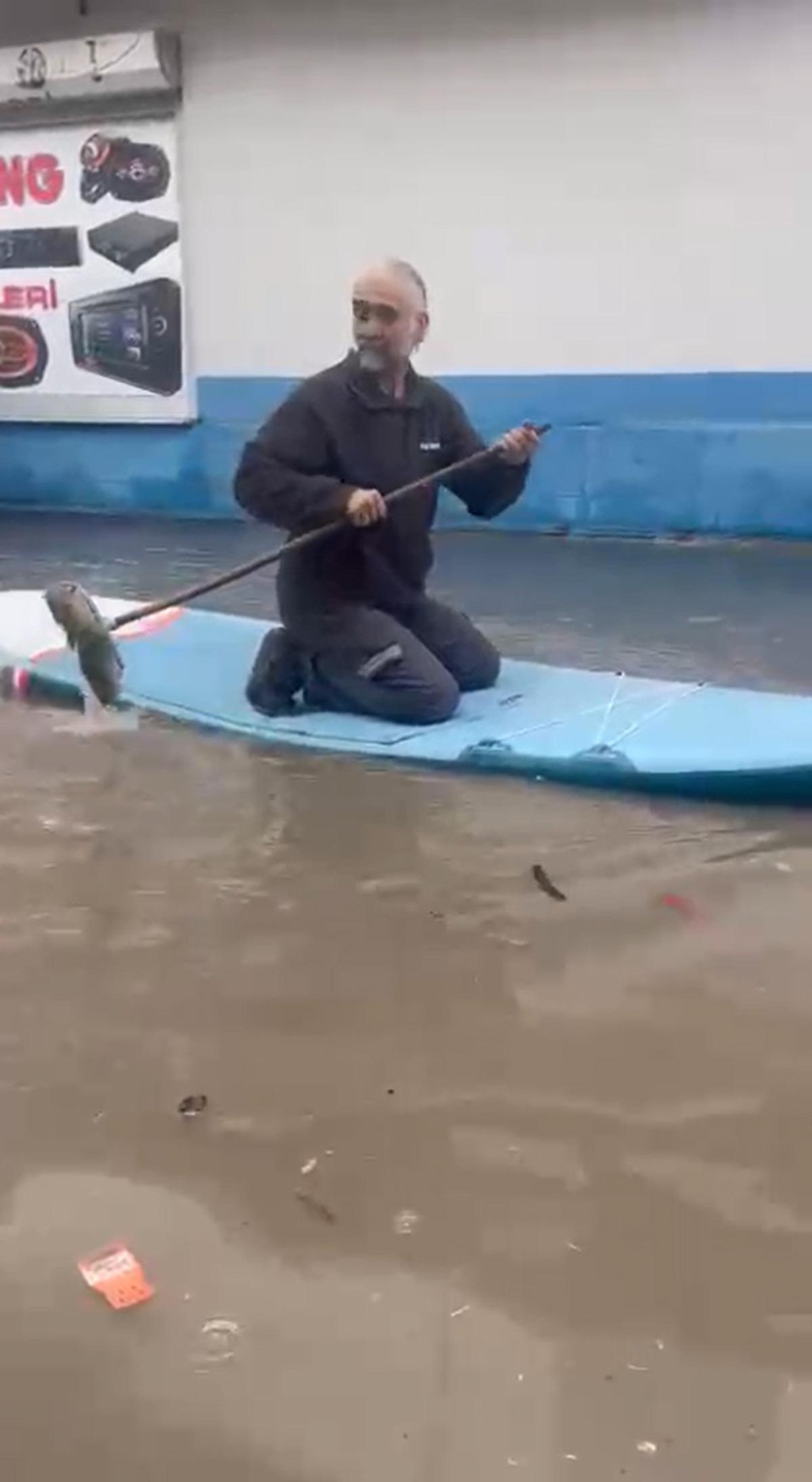 Adana&rsquo;da sanayi sitesi g&ouml;le d&ouml;nd&uuml;: Esnaf tepkisini sup board ile g&ouml;sterdi 2