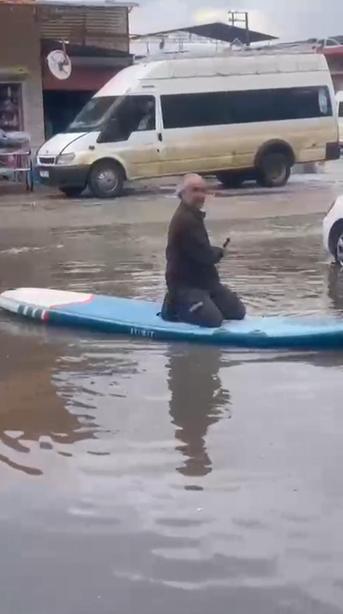 Adana&rsquo;da sanayi sitesi g&ouml;le d&ouml;nd&uuml;: Esnaf tepkisini sup board ile g&ouml;sterdi 1