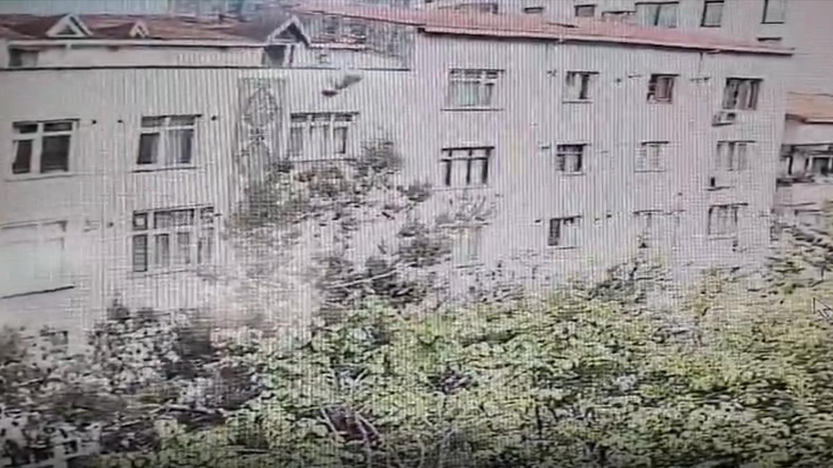 N&ouml;roloji doktoru sevgilisinin evinin terasından kendini attı! O anlar kameraya yansıdı 4