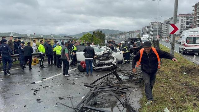 Rize’de feci kaza! Karşı şeride geçti dehşet saçtı: 1 ölü, 7 yaralı
