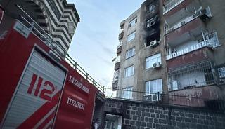 Yangında itfaiye eri yaralandı, 2 kişi dumandan etkilendi