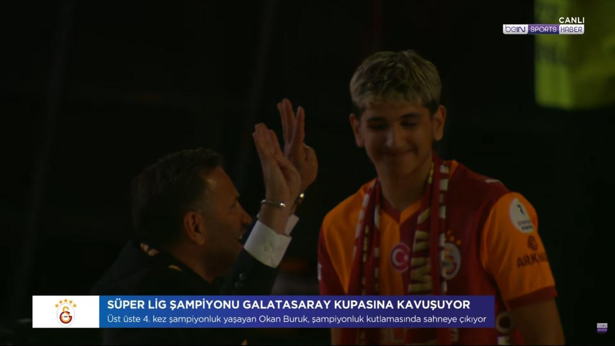 CANLI : Galatasaray, şampiyonluk kupasını kaldırdı! 19