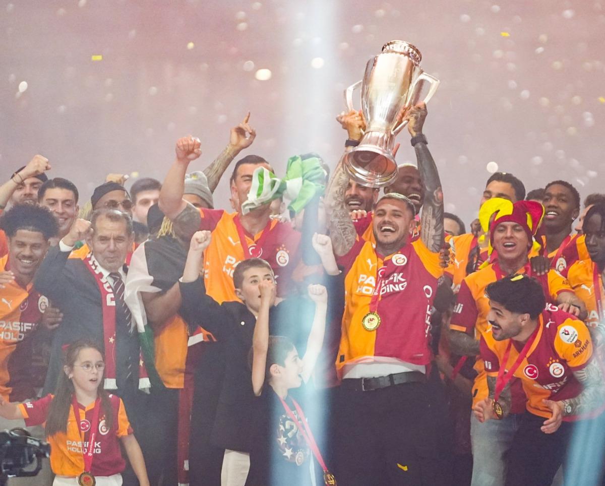 TFF den Galatasaray ın şampiyonluk t&ouml;reninde tarihi karar! 1
