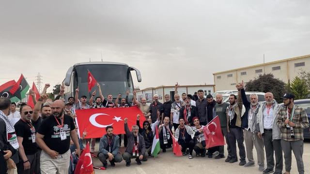 Gazze'ye umut konvoyu: 40 farklı ülkeden 400 aktivist Trablus'tan hareket etti