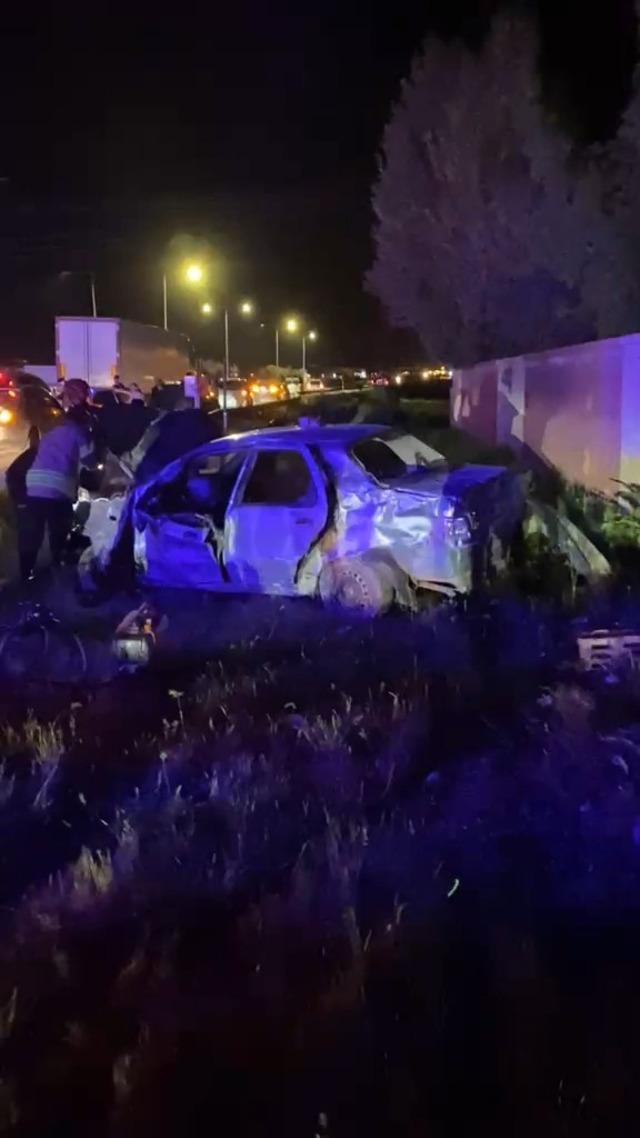 Muş&rsquo;ta aynı otomobilde bulunan 4 kız kardeş kaza ge&ccedil;irdi: 1 &ouml;l&uuml; 2