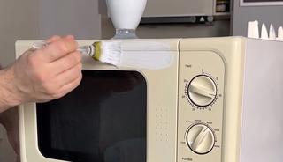 Sararmış beyaz eşyaları sıfır &uuml;r&uuml;n gibi yapan y&ouml;ntem viral oldu
