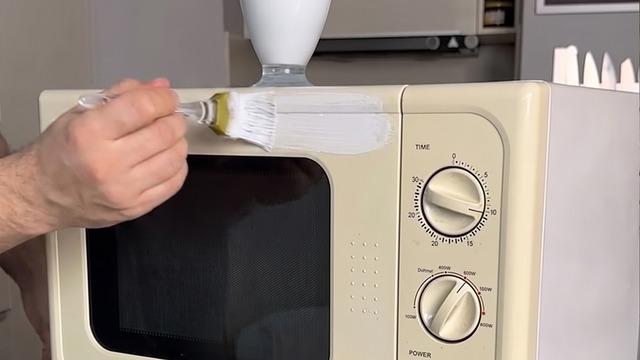Sararmış beyaz eşyaları sıfır ürün gibi yapan yöntem viral oldu
