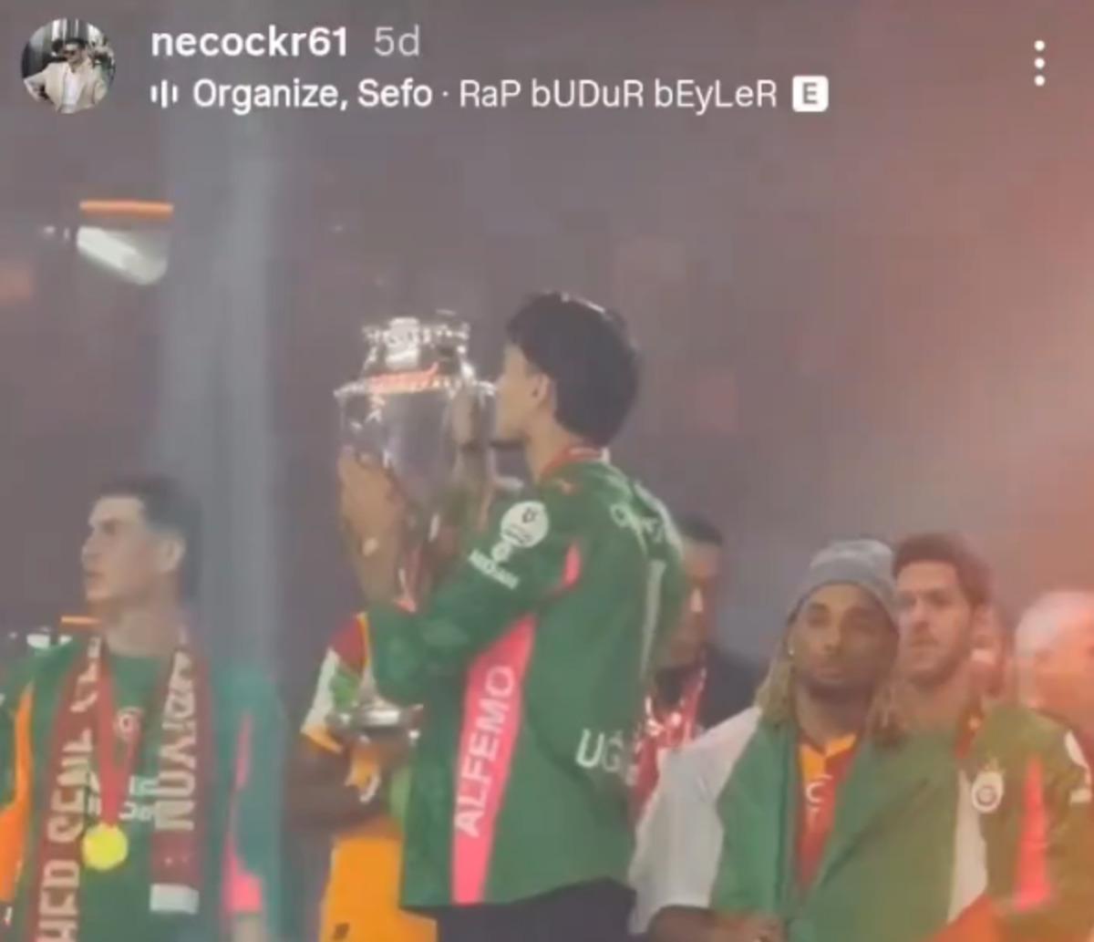 Uğurcan &Ccedil;akır ın ağabeyi Trabzonspor taraftarını kızdırdı! Şarkıyla g&ouml;nderme var 2