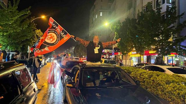 Çorum FK finale çıktı, kent sevinçten sokağa döküldü