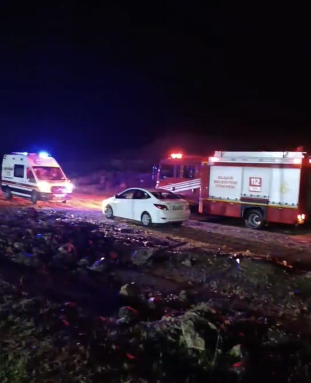 Halısahada ma&ccedil; yaparken tel koluna girdi: itfaiye ekipleri kurtardı 1
