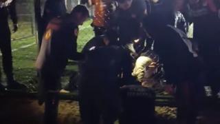 Halısahada maç yaparken tel koluna girdi: itfaiye ekipleri kurtardı