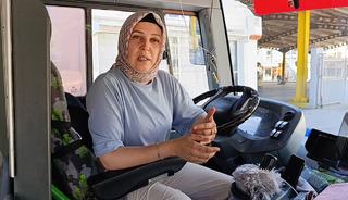 Yolcusu bayılan kadın şof&ouml;r rotasını değiştirdi