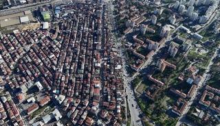 İstanbul&rsquo;da hayatın iki farklı y&uuml;z&uuml; aynı karede: Havadan &ccedil;ekildi