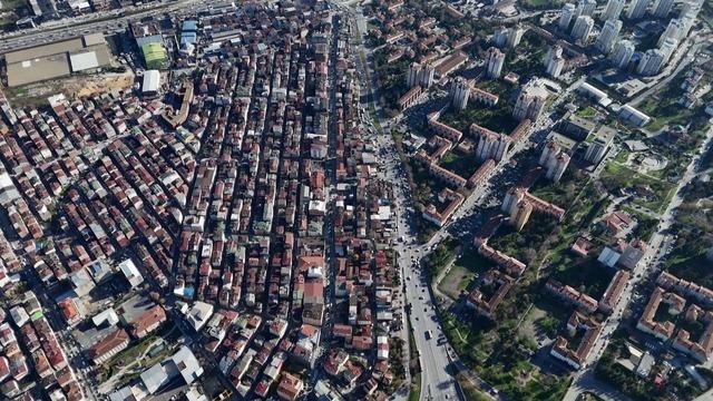 İstanbul’da hayatın iki farklı yüzü aynı karede: Havadan çekildi