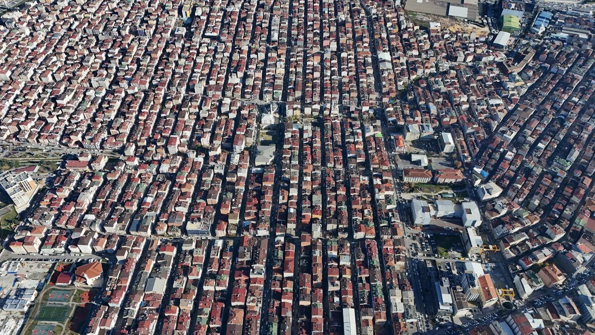 İstanbul&rsquo;da hayatın iki farklı y&uuml;z&uuml; aynı karede: Havadan &ccedil;ekildi 2