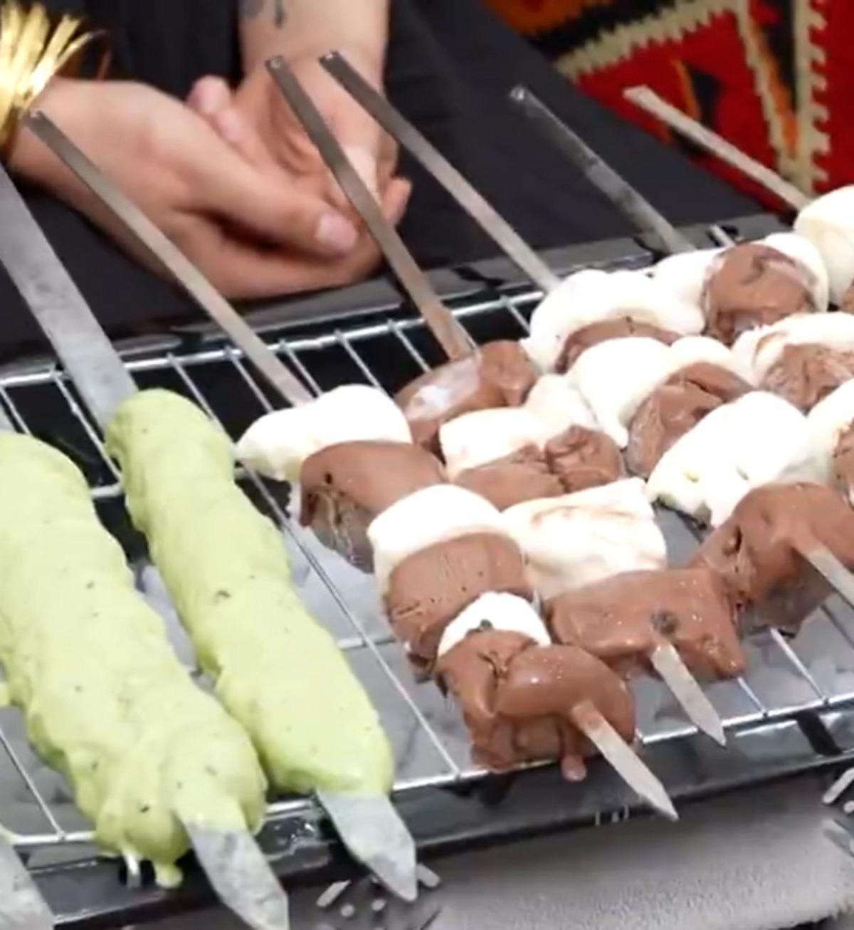 Rakipleri g&ouml;r&uuml;nce şaşkına d&ouml;nd&uuml;! Yarışmada lavaş arası dondurma kebap ikram etti 2
