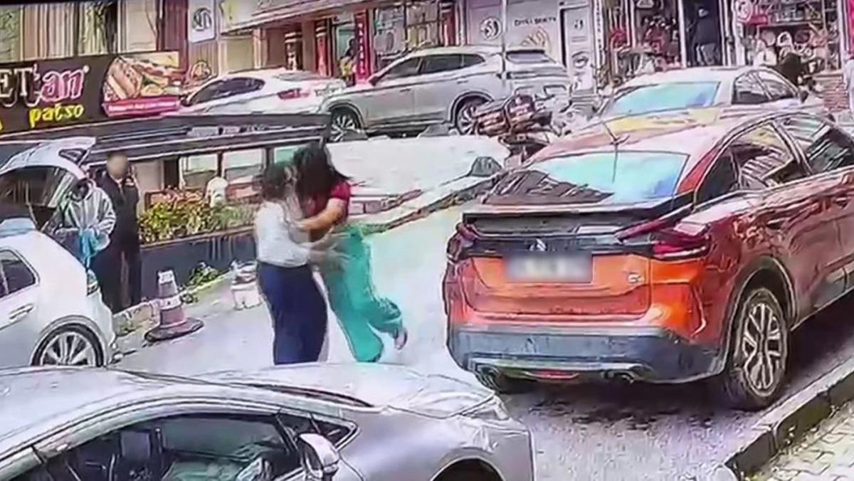 Kelebek Sarsılmaz isimli fenomen trafikte tartıştığı kişiye kafa attı 4