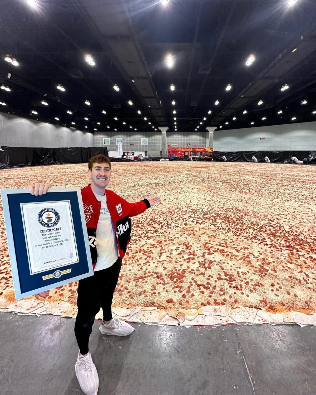 D&uuml;nyanın en b&uuml;y&uuml;k pizzası: 100 şef 48 saatte hazırladı! 2