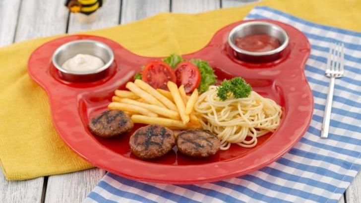 Akşam yemeğinde tabağındaki k&ouml;fte ve patatesle ilişkisi nasıl