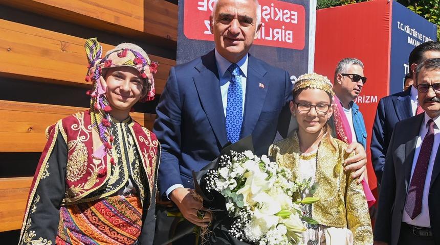 Eskişehir K&uuml;lt&uuml;r Yolu Festivali başladı: "177 etkinlik ger&ccedil;ekleştireceğiz"