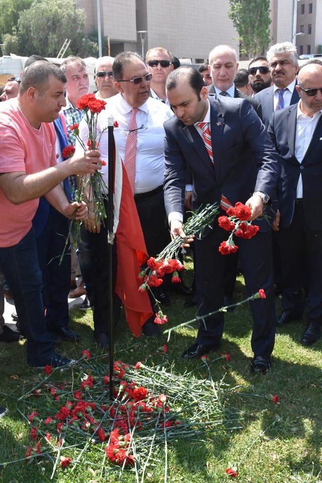 Şehit Fethi Sekin'e dua okuyarak aday adayı oldu