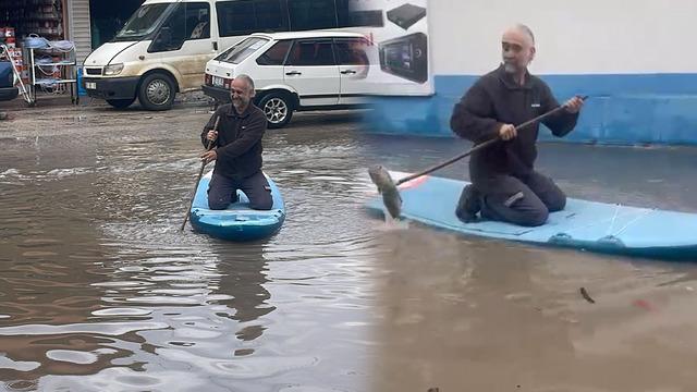 Adana’da sanayi sitesi göle döndü: Esnaf tepkisini sup board ile gösterdi