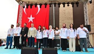 MT&Uuml;&rsquo;de T&uuml;rk mutfağının kuşakları buluşturan lezzetleri yarıştı