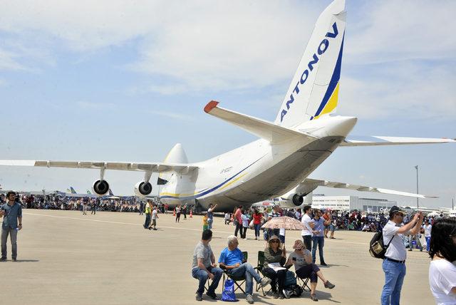 'Eurasia Airshow'da Rus Sukhoi, 5 milyar dolarlık 104 süper jet satışı imzaladı