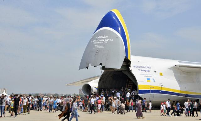'Eurasia Airshow'da Rus Sukhoi, 5 milyar dolarlık 104 süper jet satışı imzaladı