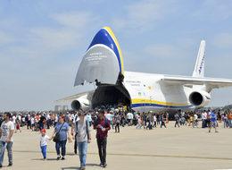 'Eurasia Airshow'da Rus Sukhoi, 5 milyar dolarlık 104 süper jet satışı imzaladı