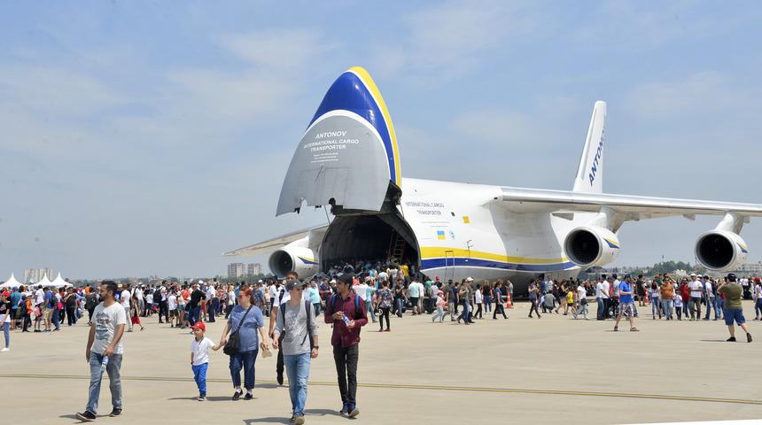 'Eurasia Airshow'da Rus Sukhoi, 5 milyar dolarlık 104 süper jet satışı imzaladı