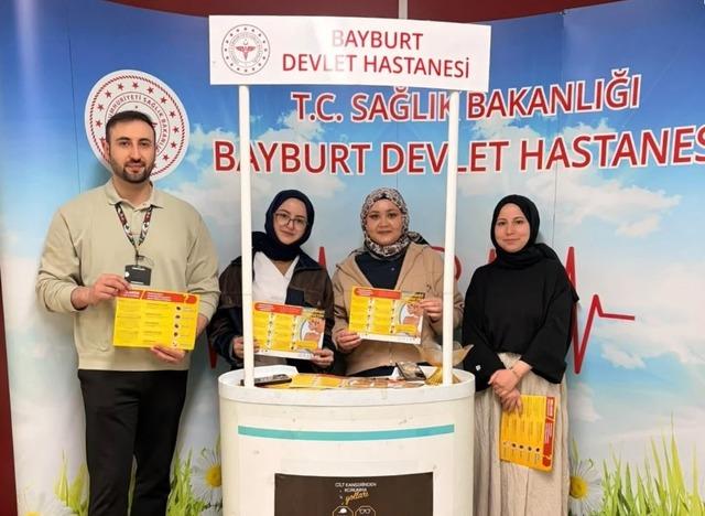 Hastanede vatandaşlar cilt kanseri konusunda bilgilendirildi 1