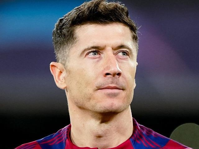 T&uuml;rk takımlarına Robert Lewandowski m&uuml;jdesi! Barcelona'dan ayrıldığını a&ccedil;ıkladı