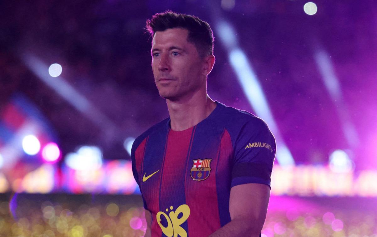 T&uuml;rk takımlarına Robert Lewandowski m&uuml;jdesi! Barcelona dan ayrıldığını a&ccedil;ıkladı 2