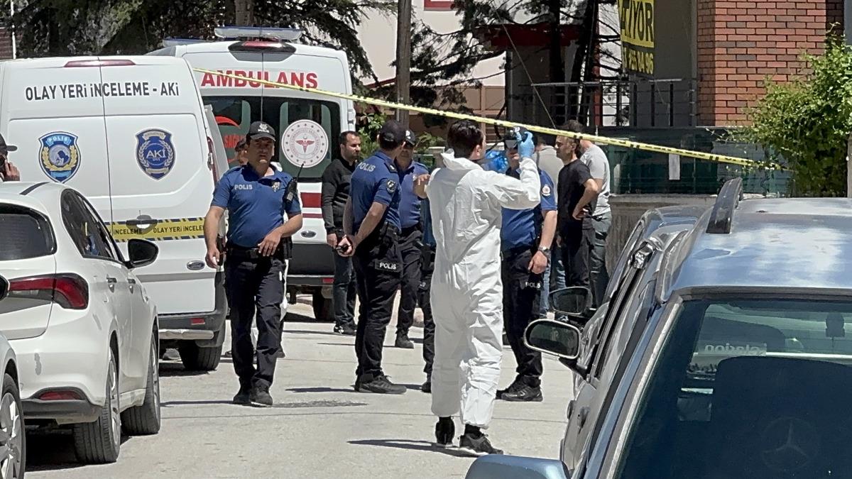 Konya da aile vahşeti! Parkta kanlar i&ccedil;inde bulunan &ccedil;ocuk katliam yapmış 2