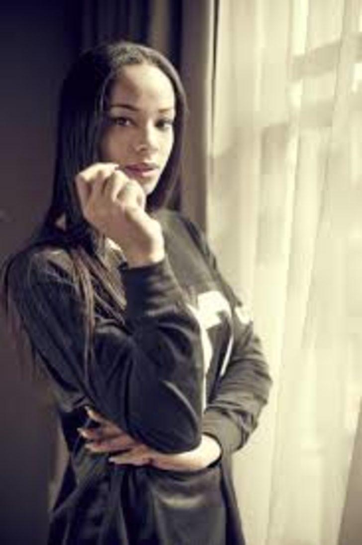 Yaya Toure, şarkıcı Tanika ile öpüşürken çekilen fotoğrafı sosyal medyaya sızdı G5