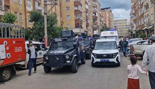 Diyarbakır'da tekme ve yumruklu kavga! Yaralılar var