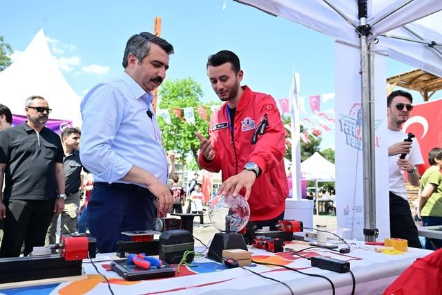 Gen&ccedil;ler bilim ve teknoloji festivalinde buluştu 6