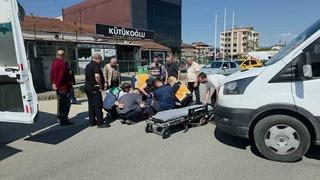 Düzce’de kaza: Minibüs ile motosiklet çarpıştı! 1 yaralı