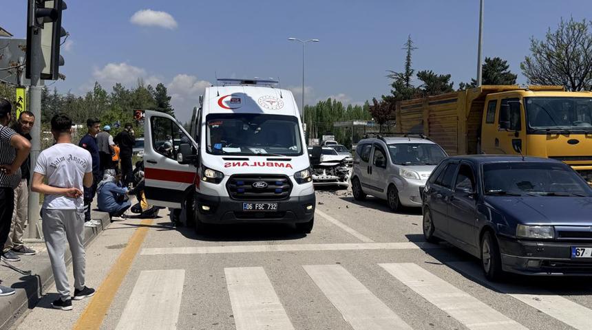 Ankara'da zincirleme kaza! Yaralılar var