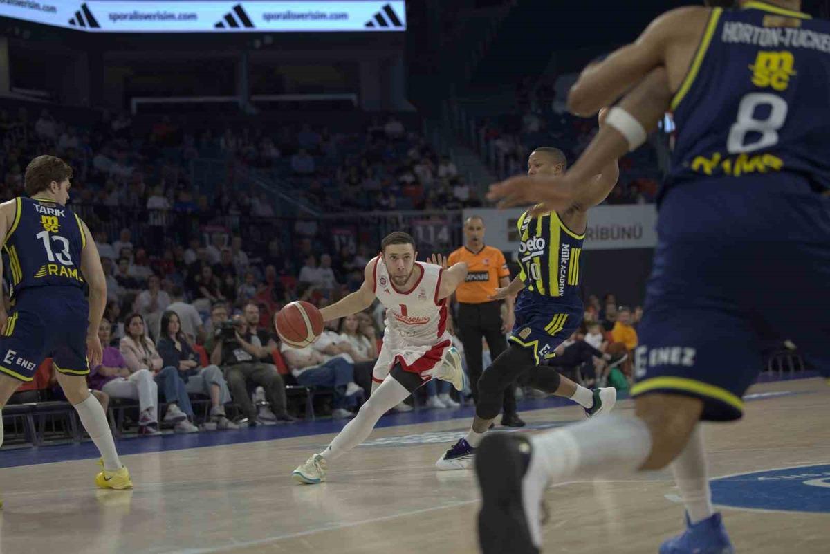 Fenerbahçe Beko, Basketbol Süper Ligi’ni lider tamamladı 3