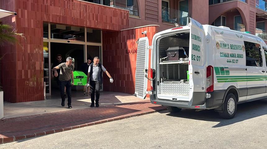 Antalya'da sır olay! Turist kadın otel odasında &ouml;l&uuml; bulundu