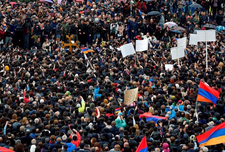 Ermenistan'da sular durulmuyor  G3