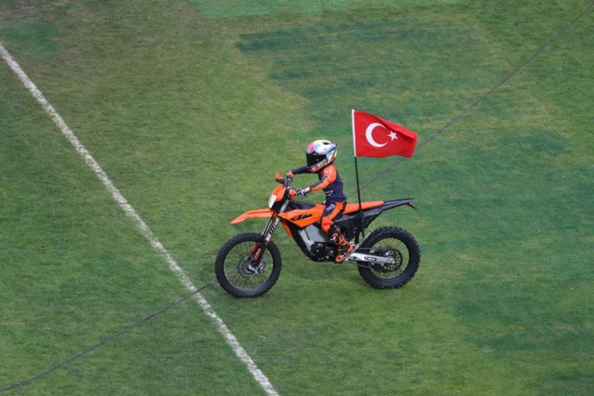 Cumhurbaşkanı Erdoğan Kocaeli de: "&Ccedil;ok daha iyi yerlere geleceğiz, gece g&uuml;nd&uuml;z &ccedil;alışıyoruz" 5