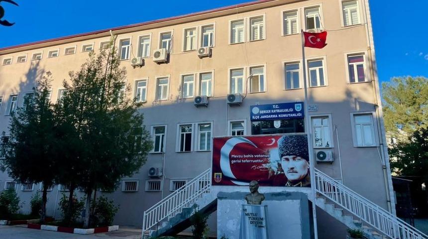 Gerger&rsquo;de 5 kilo uyuşturucu ele ge&ccedil;irildi: 2 tutuklama