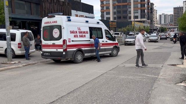 Cam silerken 8’inci kattan düşen genç kız hayatını kaybetti
