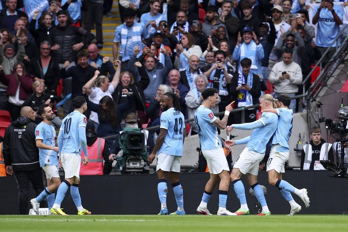 Manchester City Wembley de tarih yazdı! Pep Guardiola dan 10 yılda 20. kupa 2