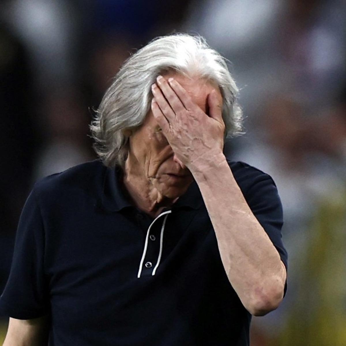 Deniz Hümmet, Asya yı salladı! Jorge Jesus ve Ronaldo yu yıkıp kupayı kaptı! 3