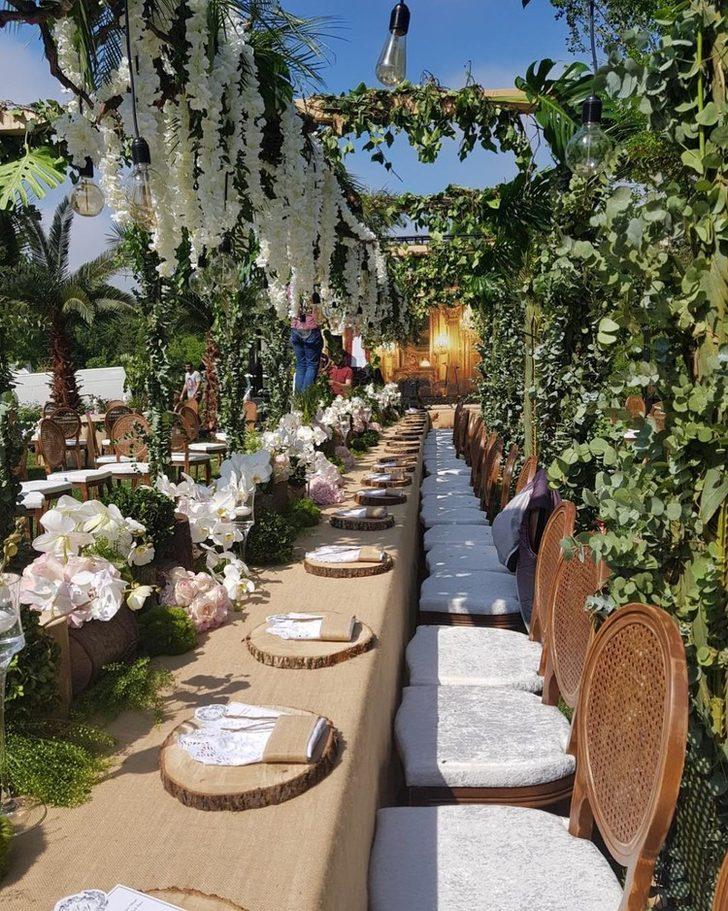 Seren Serengil - Yaşar İpek'in nişanında neler yaşandı? Ünlü ismin dekoltesi damga vurdu! G5