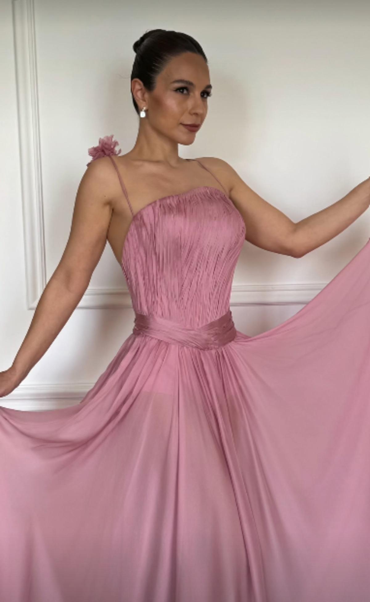 Bir Zamanlar Çukurova nın Saniye siydi! Selin Yeninci Cannes da boy gösterdi 1